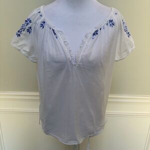 Abercrombie & Fitch EUC White Blouse with Blue Embroidery M